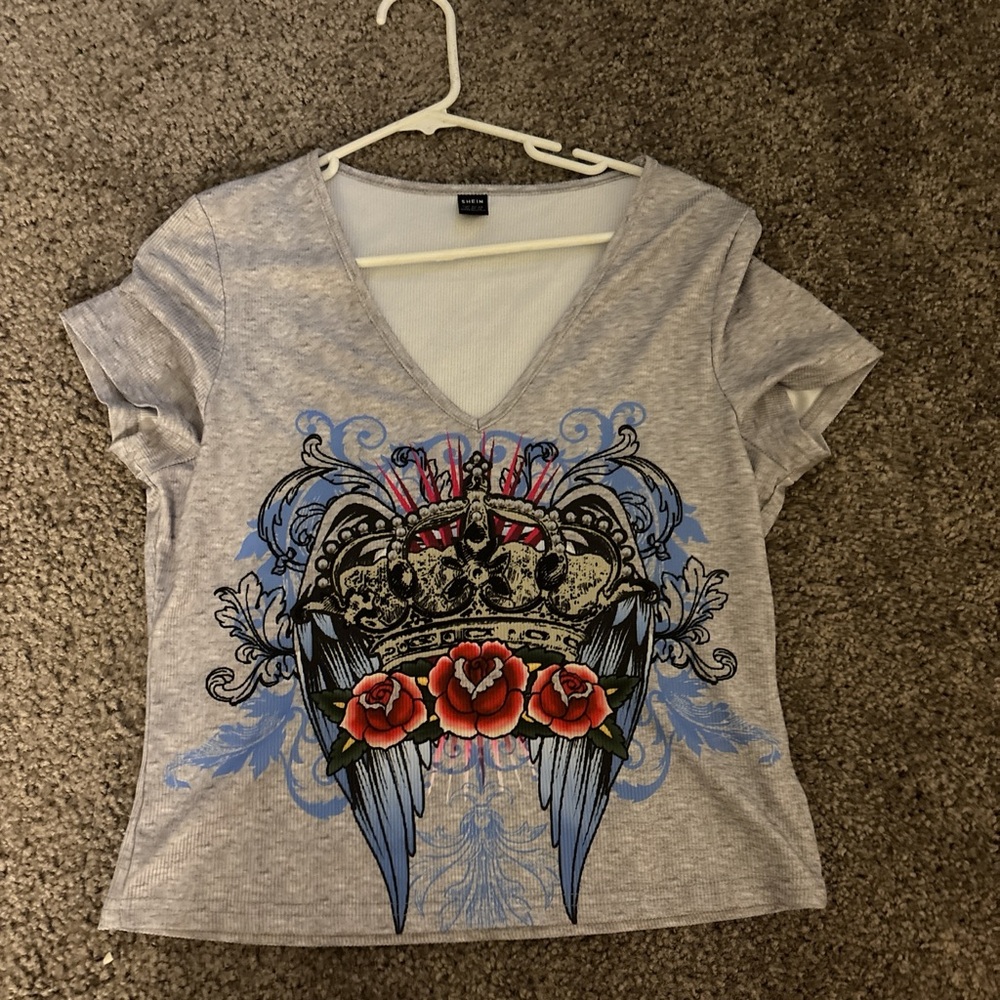 SHEIN Gray Fitted Graphic Crop Top